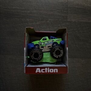 NEW Green Turbo Wheels Action "Zombie" Monster Truck 4x4 Die-Cast 1:64 "Express
